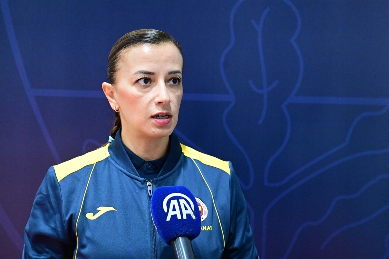 A Milli Kadın Voleybol Takımı ile Fenerbahçe Medicana Kadın Voleybol Takımı'nın menajeri Pelin...