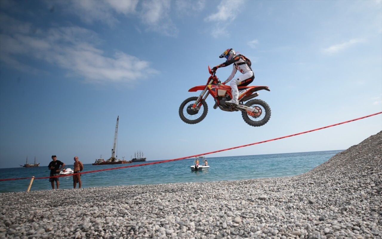 Antalya'nın Kemer ilçesinde düzenlenen Hard Enduro Dünya Şampiyonası'nın 6. ayağı Sea To Sky...