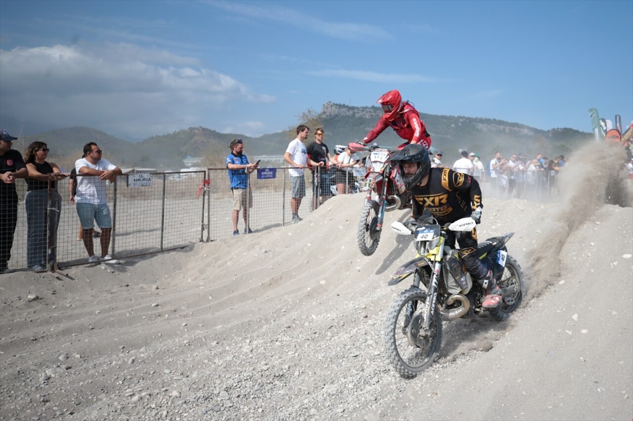 Antalya'nın Kemer ilçesinde düzenlenen Hard Enduro Dünya Şampiyonası'nın 6. ayağı Sea To Sky...