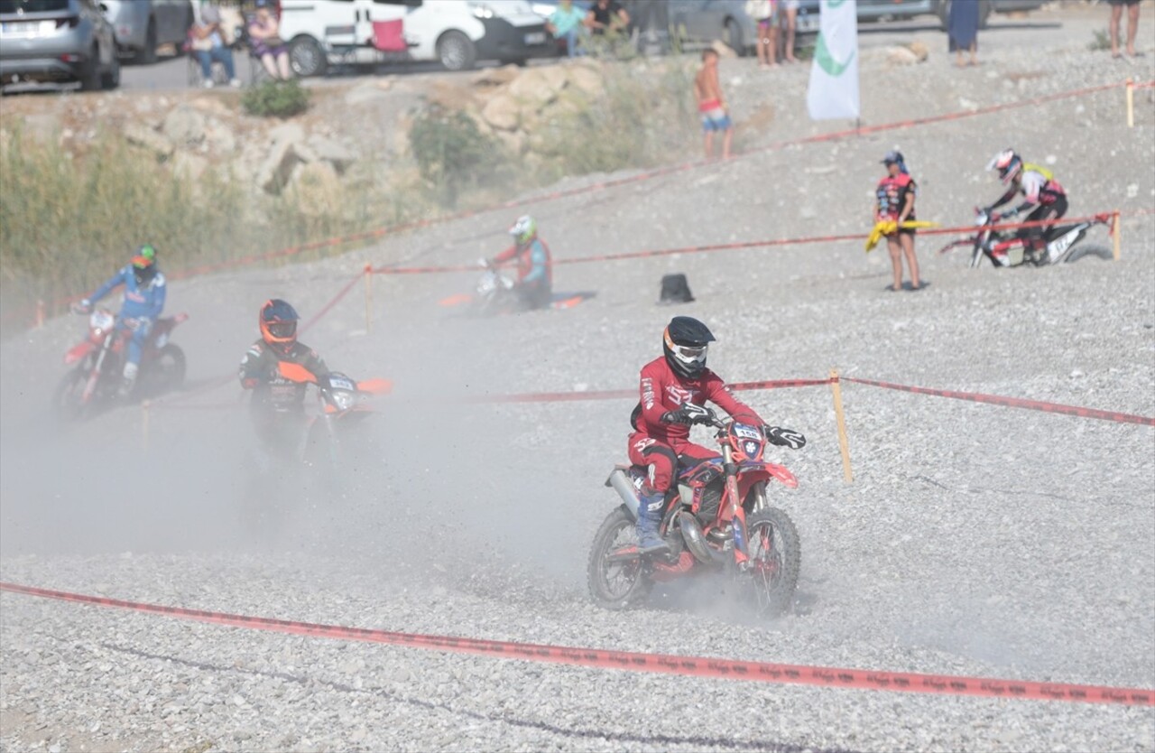 Antalya'nın Kemer ilçesinde düzenlenen Hard Enduro Dünya Şampiyonası'nın 6. ayağı Sea To Sky...