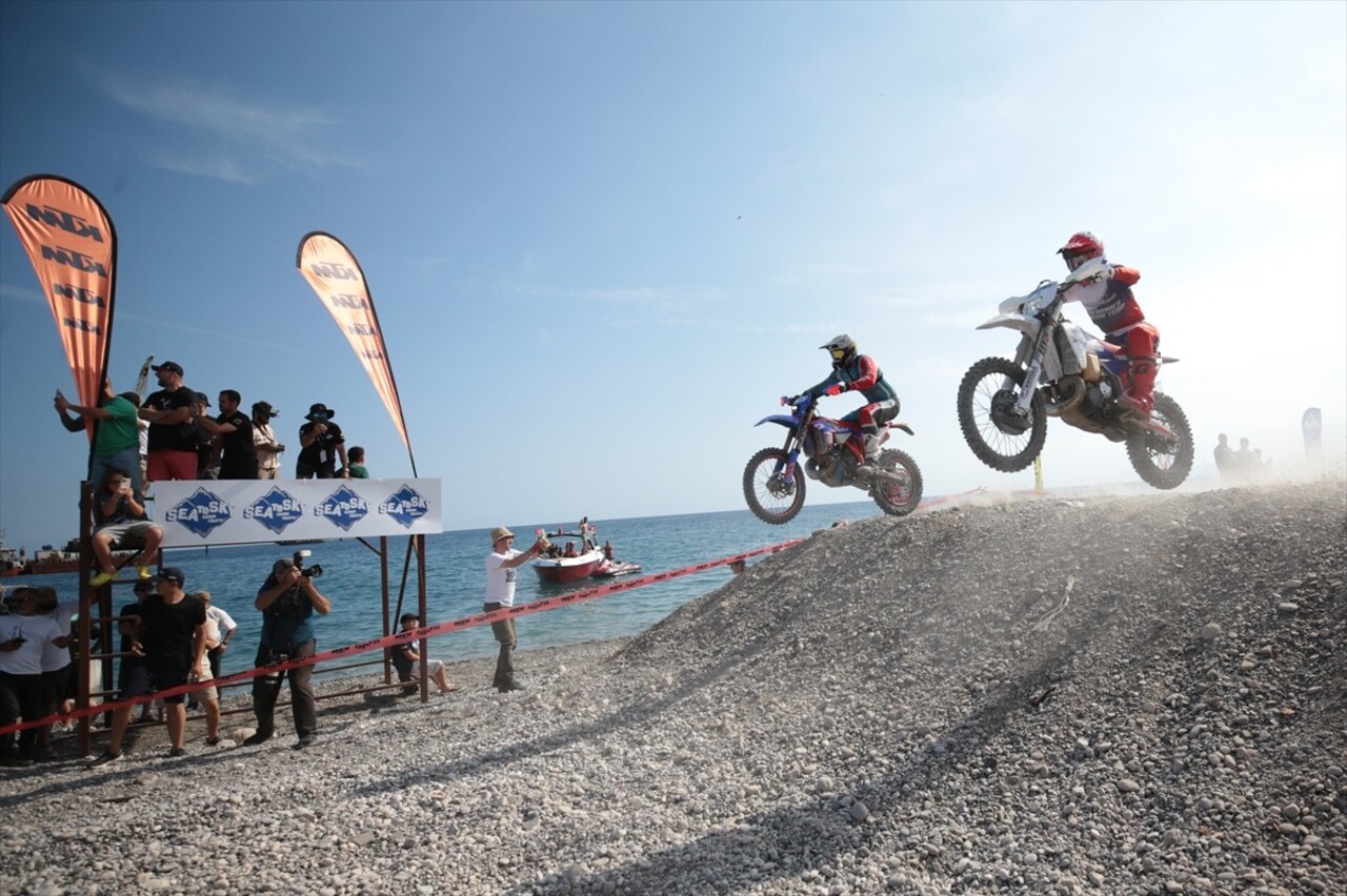 Antalya'nın Kemer ilçesinde düzenlenen Hard Enduro Dünya Şampiyonası'nın 6. ayağı Sea To Sky...