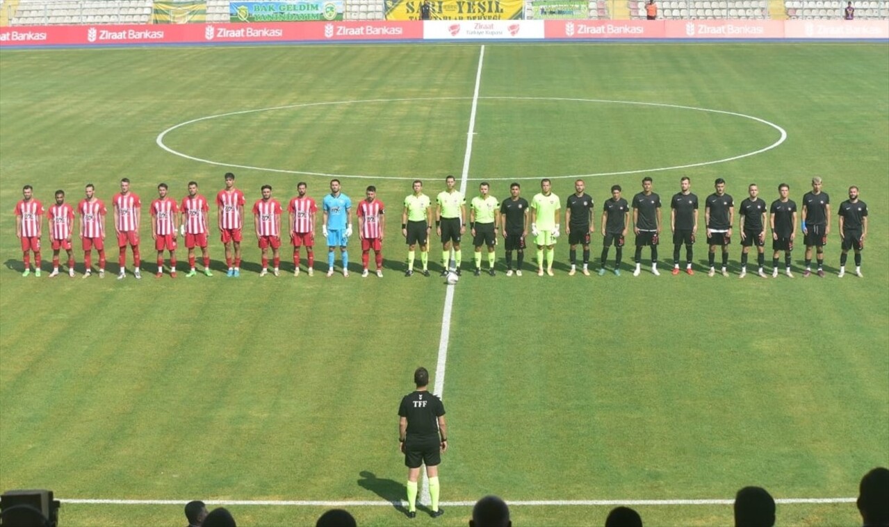 Ziraat Türkiye Kupası 2. tur maçında Osmaniyespor FK ile Diyarbekirspor, 7 Ocak Stadı'nda...