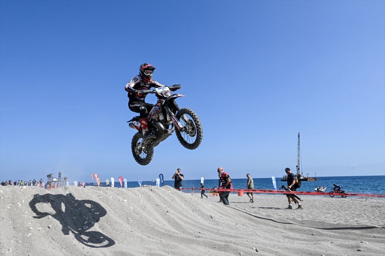 Antalya'nın Kemer ilçesinde düzenlenen Hard Enduro Dünya Şampiyonası'nın 6. ayağı Sea To Sky...