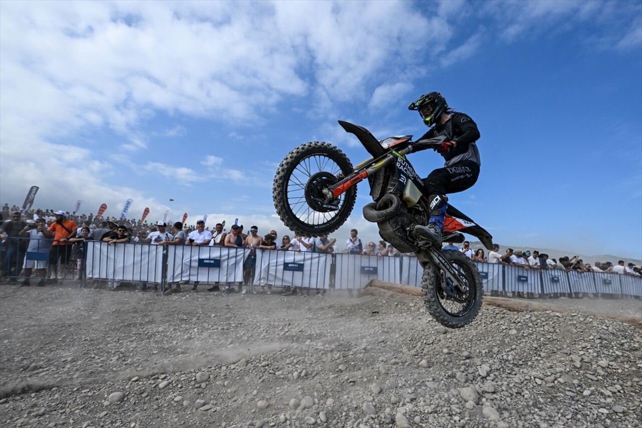 Antalya'nın Kemer ilçesinde düzenlenen Hard Enduro Dünya Şampiyonası'nın 6. ayağı Sea To Sky...