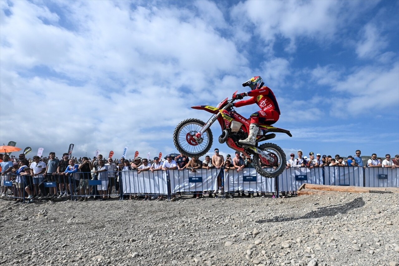 Antalya'nın Kemer ilçesinde düzenlenen Hard Enduro Dünya Şampiyonası'nın 6. ayağı Sea To Sky...