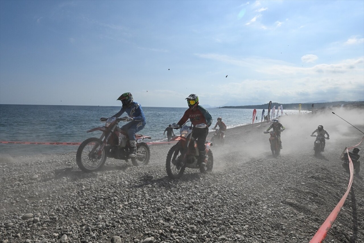 Antalya'nın Kemer ilçesinde düzenlenen Hard Enduro Dünya Şampiyonası'nın 6. ayağı Sea To Sky...