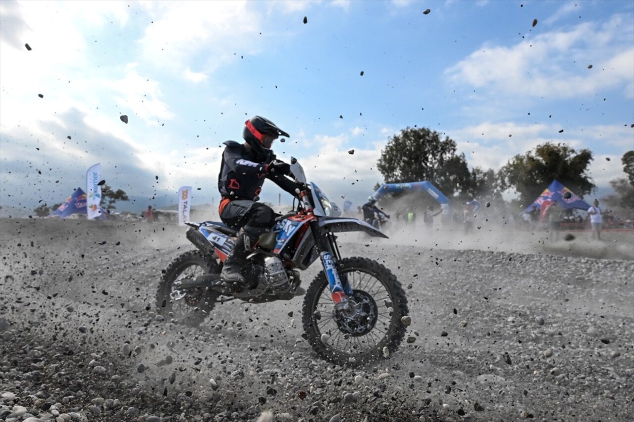 Antalya'nın Kemer ilçesinde düzenlenen Hard Enduro Dünya Şampiyonası'nın 6. ayağı Sea To Sky...