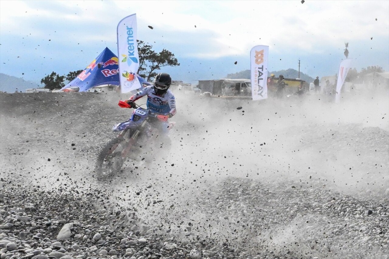 Antalya'nın Kemer ilçesinde düzenlenen Hard Enduro Dünya Şampiyonası'nın 6. ayağı Sea To Sky...