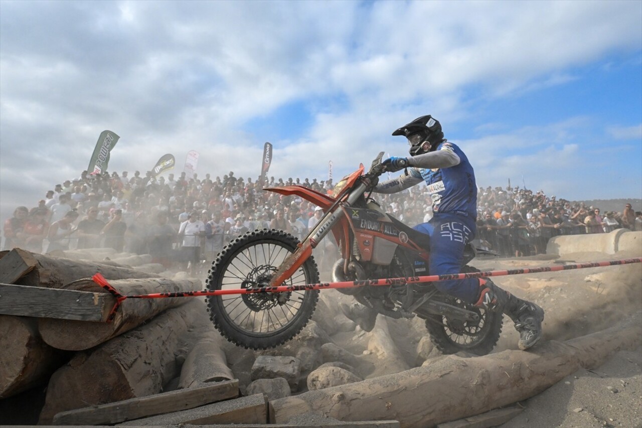 Antalya'nın Kemer ilçesinde düzenlenen Hard Enduro Dünya Şampiyonası'nın 6. ayağı Sea To Sky...