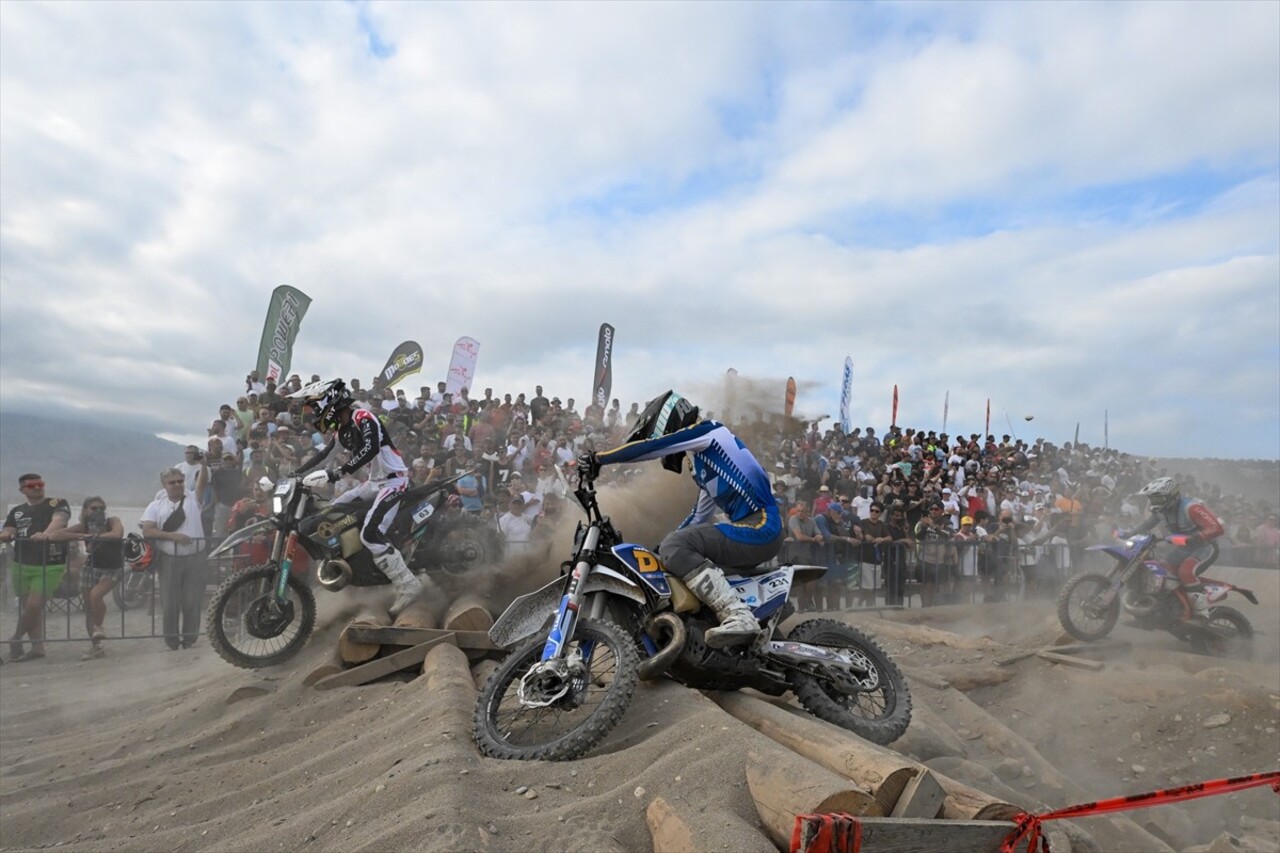 Antalya'nın Kemer ilçesinde düzenlenen Hard Enduro Dünya Şampiyonası'nın 6. ayağı Sea To Sky...