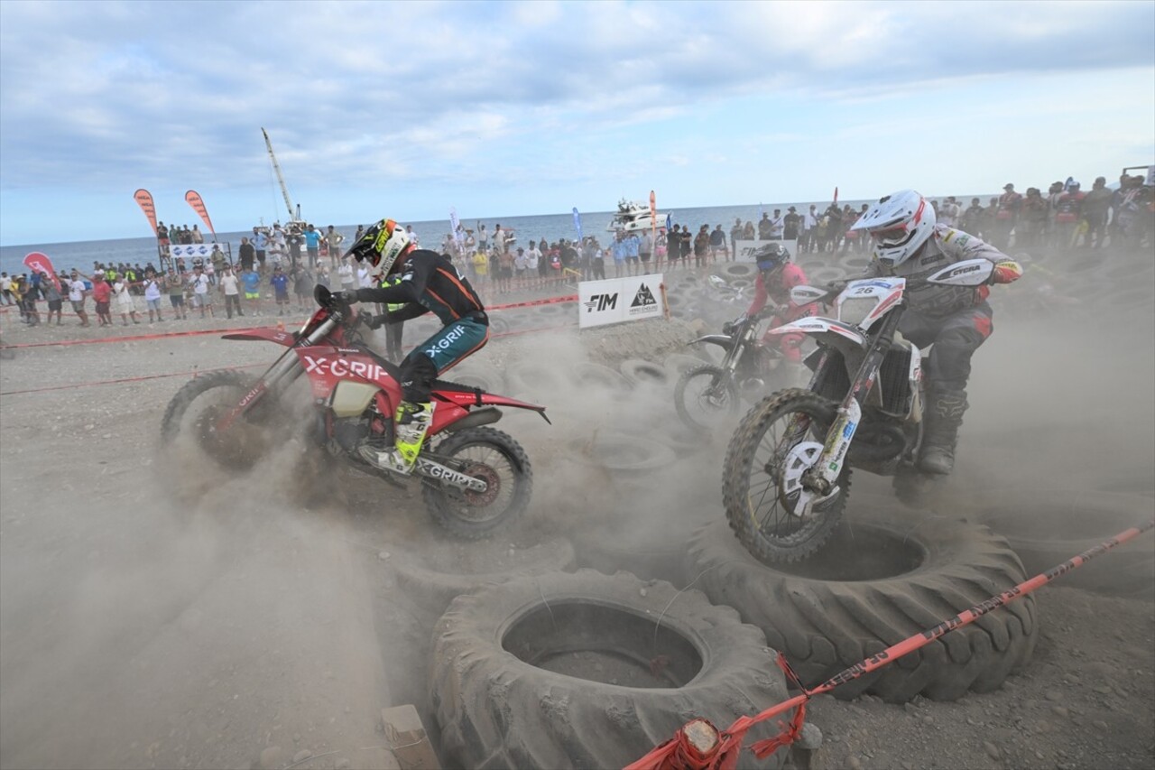 Antalya'nın Kemer ilçesinde düzenlenen Hard Enduro Dünya Şampiyonası'nın 6. ayağı Sea To Sky...