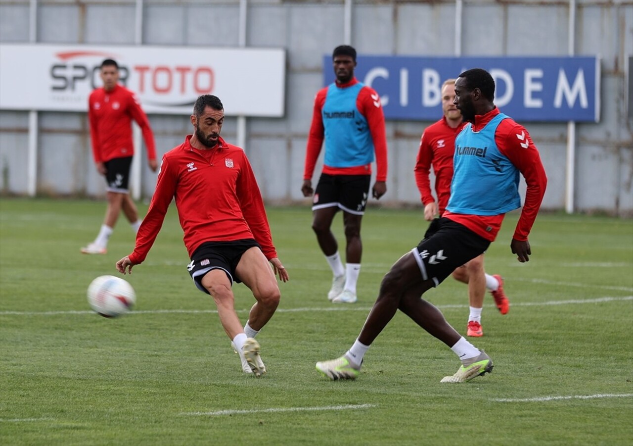 Net Global Sivasspor, Trendyol Süper Lig'in 9. haftasında sahasında Atakaş Hatayspor ile yapacağı...