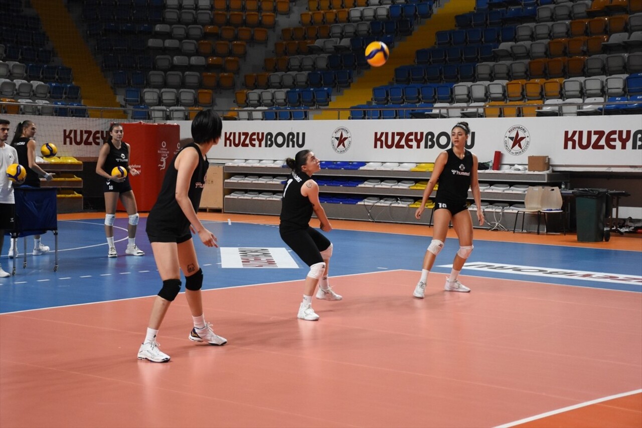 Voleybol Vodafone Sultanlar Ligi ekiplerinden Kuzeyboru, ilk haftası tamamlanan sezonda da üst...