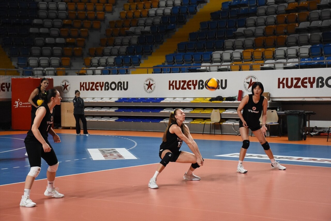 Voleybol Vodafone Sultanlar Ligi ekiplerinden Kuzeyboru, ilk haftası tamamlanan sezonda da üst...