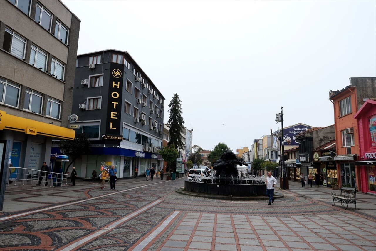 Edirne'de, Kültür ve Turizm Bakanlığı ile Edirne Valiliğince yürütülen Sokak Sağlıklaştırma...