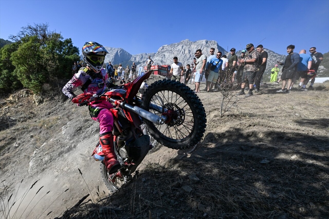 Antalya'nın Kemer ilçesinde düzenlenen Hard Enduro Dünya Şampiyonası'nın 6. ayağı Sea To Sky...