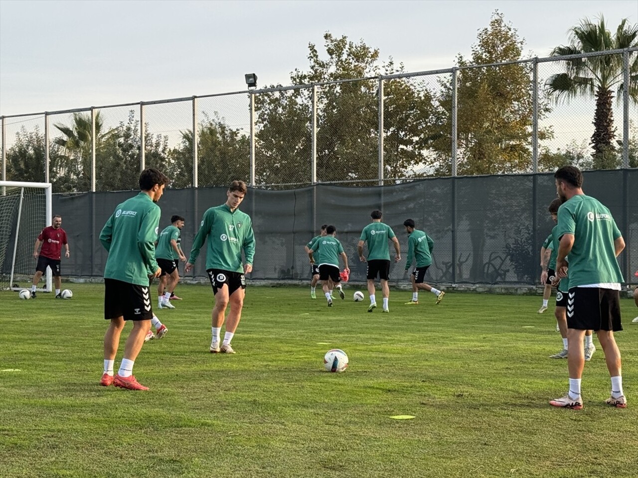 Kocaelispor, Trendyol 1. Lig'in 9. haftasında sahasında Central Hospital Ümraniyespor'la...