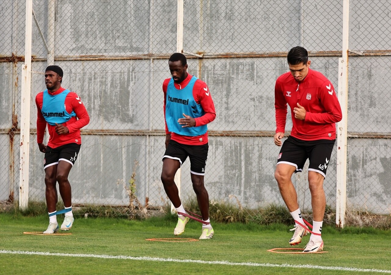 Net Global Sivasspor, Trendyol Süper Lig'in 9. haftasında sahasında Atakaş Hatayspor ile yapacağı...