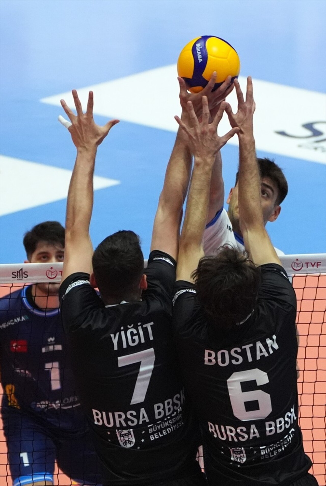 SMS Grup Efeler Ligi'nde Arkas Spor ile Bursa Büyükşehir Belediyespor, Atatürk Voleybol Vestel...