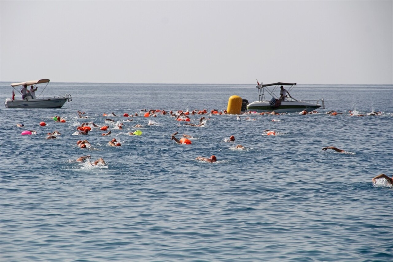 Muğla'nın Fethiye ilçesinde 5. Uluslararası Fethiye Spor Festivali kapsamında açık su yüzme...