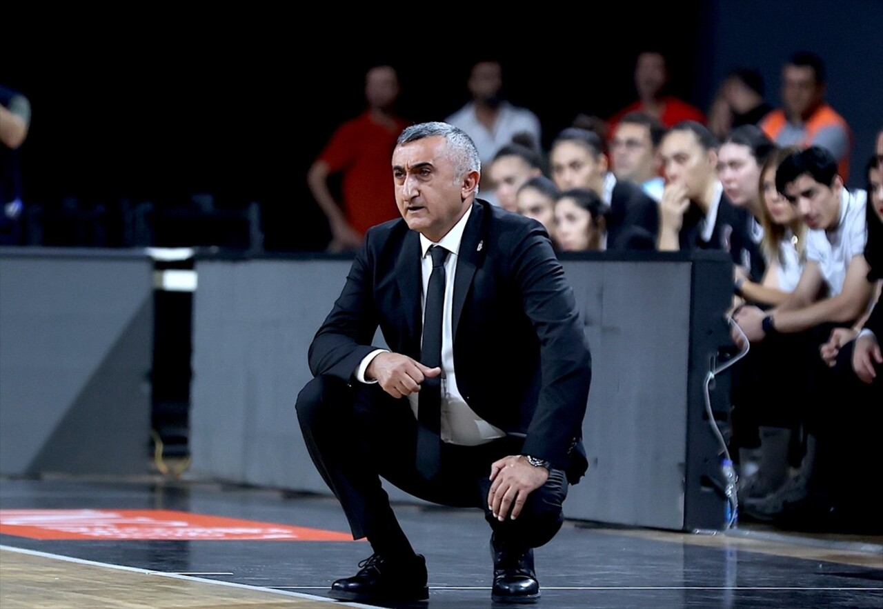 ING Kadınlar Basketbol Süper Ligi'nin 3. haftasında ÇBK Mersin ile Beşiktaş, Mersin'deki Servet...