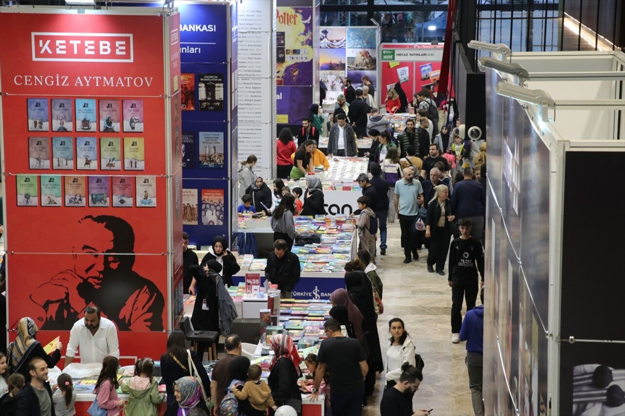 Kocaeli Büyükşehir Belediyesince bu yıl 14'üncüsü düzenlenen Kocaeli Kitap Fuarı sona erdi. Bu yıl...