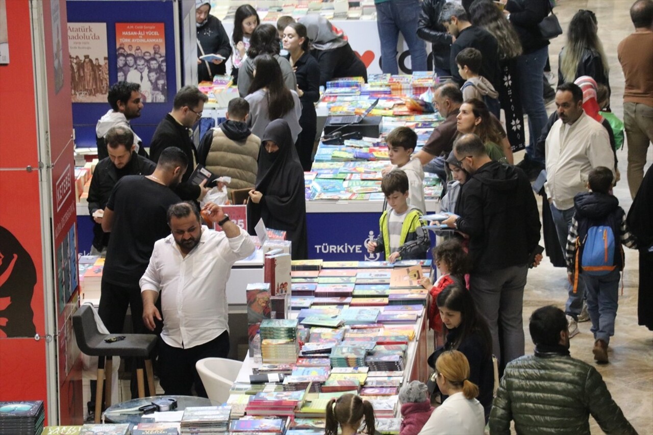 Kocaeli Büyükşehir Belediyesince bu yıl 14'üncüsü düzenlenen Kocaeli Kitap Fuarı sona erdi. Bu yıl...