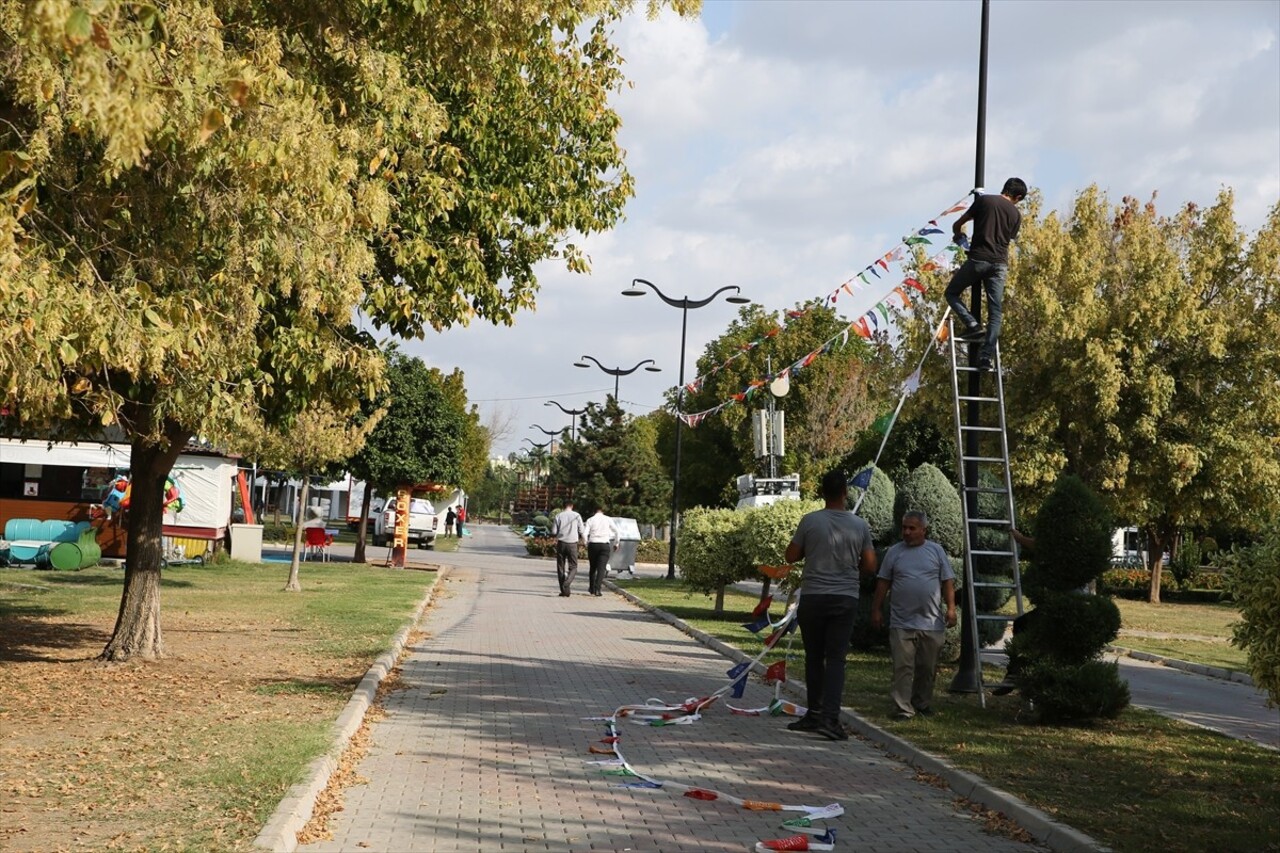 Adana Valiliği tarafından belediyeler, odalar ve sivil toplum kuruluşlarının katkılarıyla Merkez...