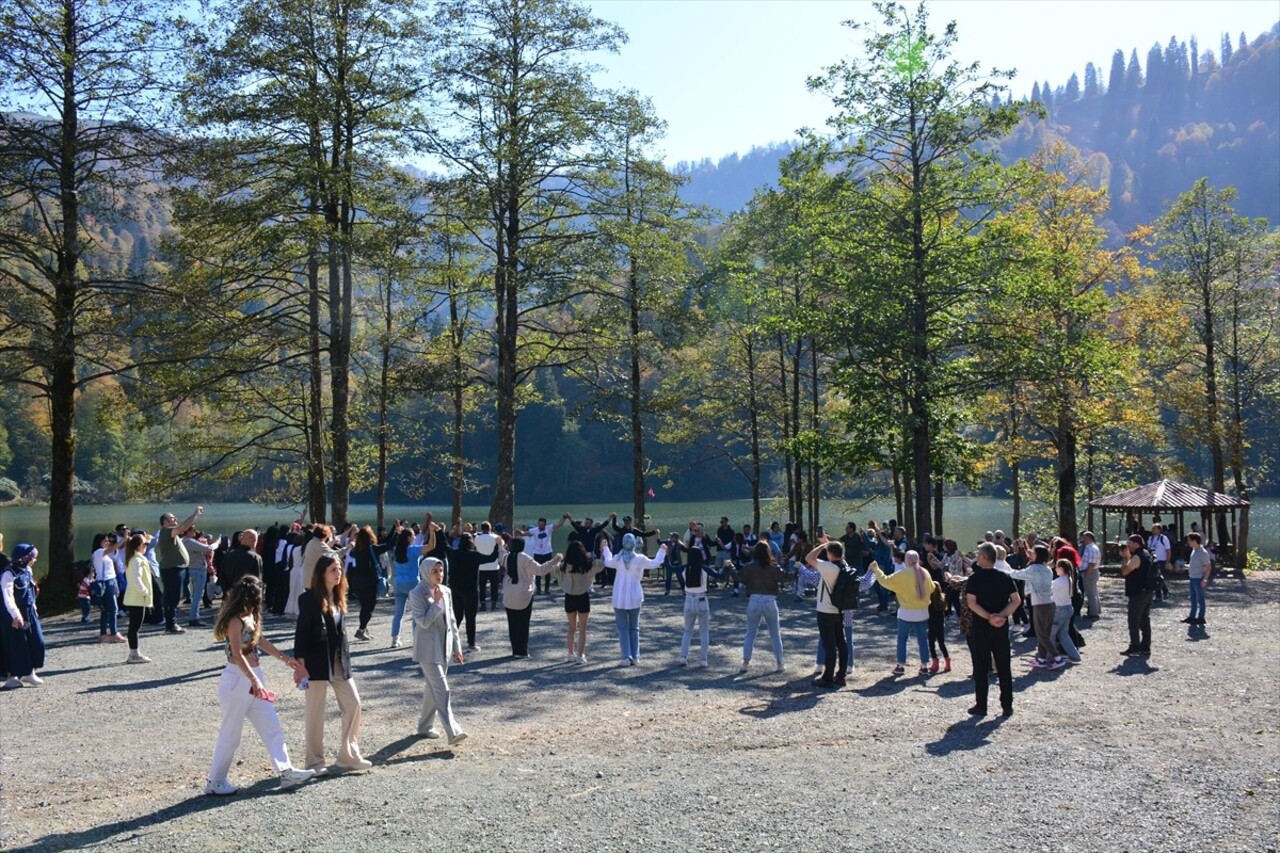 Artvin'de yerli ve yabancı turistlerin en çok ziyaret ettiği yerler arasındaki Borçka Karagöl...