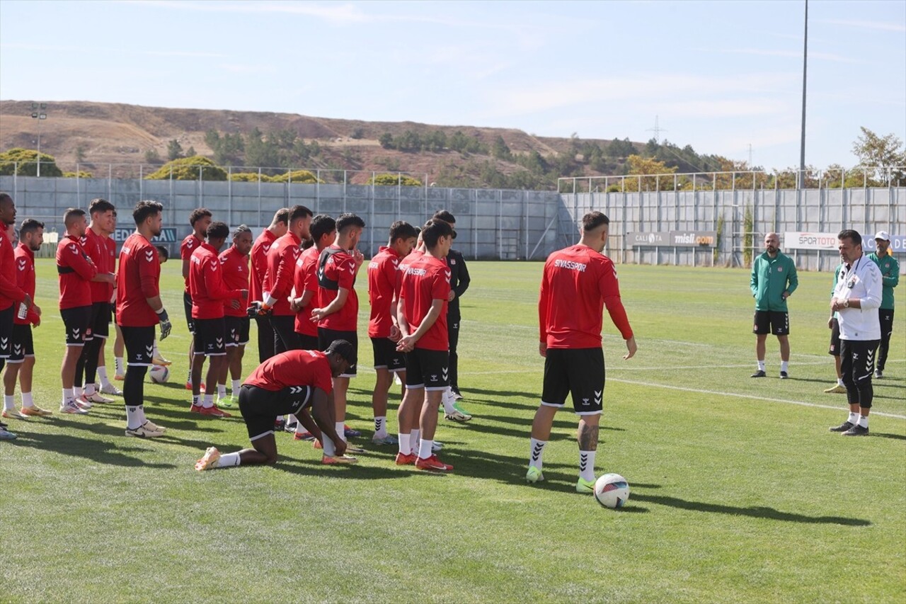 Net Global Sivasspor, Trendyol Süper Lig'in 9. haftasında sahasında Atakaş Hatayspor ile yapacağı...