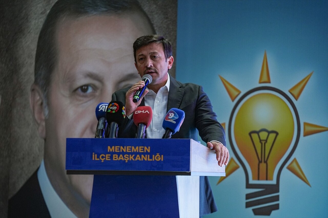 AK Parti Genel Başkan Yardımcısı Hamza Dağ, İzmir'de AK Parti Menemen 8. Olağan Kongresi'nde...