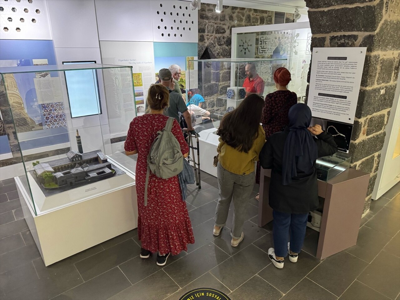 Diyarbakır Kültür Yolu Festivali, kültür ve sanat etkinlikleriyle devam ediyor. Kültür ve Turizm...