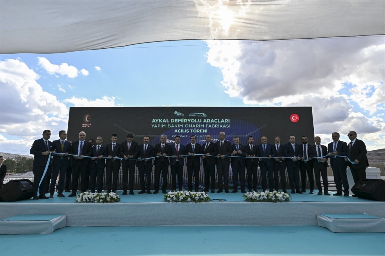 Cumhurbaşkanı Yardımcısı Cevdet Yılmaz, Kırıkkale'de AYKAL Demir Yolu Araçları Yapım-Bakım-Onarım...