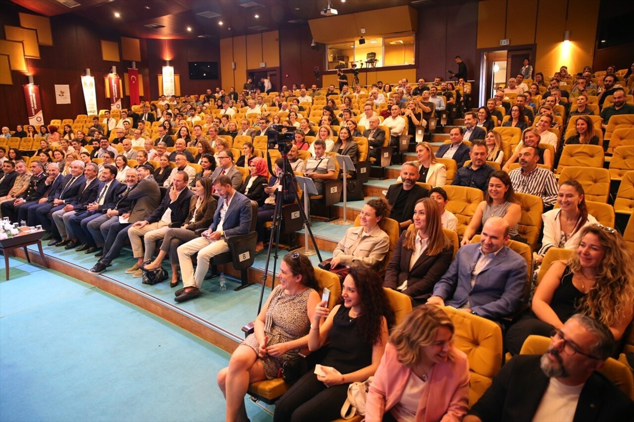 Hatay'da depremzedeler için hazırlanan 100. Yıl Köyü Projesi kapsamında tamamlanan 46 evin anahtar...