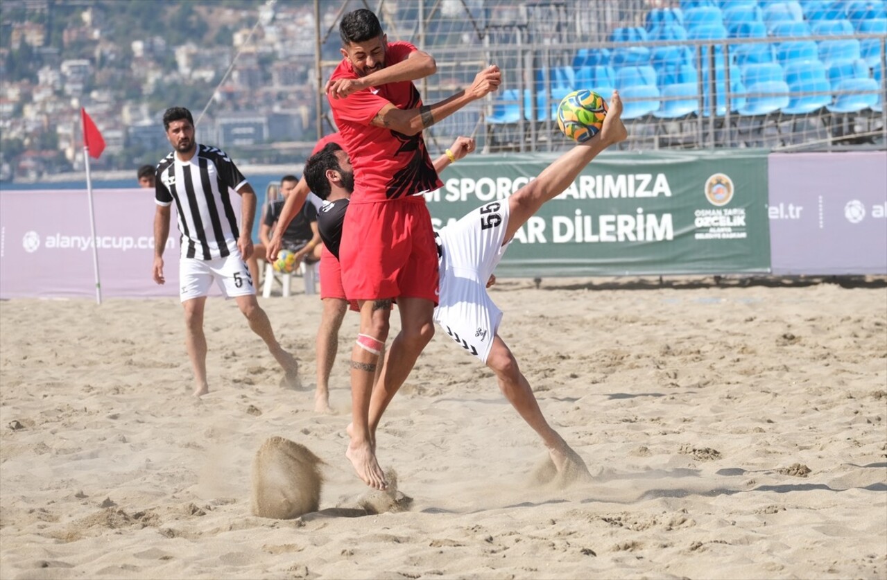 Türkiye Futbol Federasyonu'nun (TFF), Alanya Belediyesinin ev sahipliğinde düzenlediği TFF Plaj...