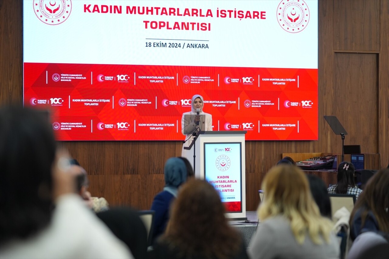 Aile ve Sosyal Hizmetler Bakanı Mahinur Özdemir Göktaş, Hakimevi'nde düzenlenen Kadın Muhtarlarla...