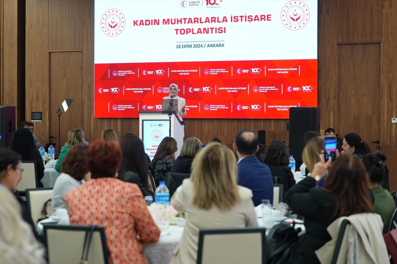 Aile ve Sosyal Hizmetler Bakanı Mahinur Özdemir Göktaş, Hakimevi'nde düzenlenen Kadın Muhtarlarla...