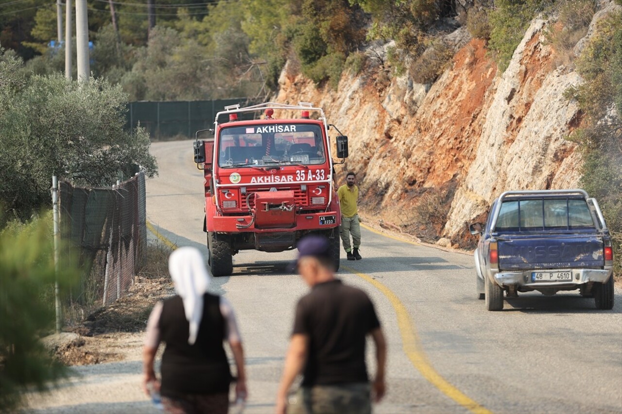 Muğla'nın Menteşe ilçesi Turnalı Mahallesi'nde sabaha karşı başlayan ve rüzgarın etkisiyle büyüyen...