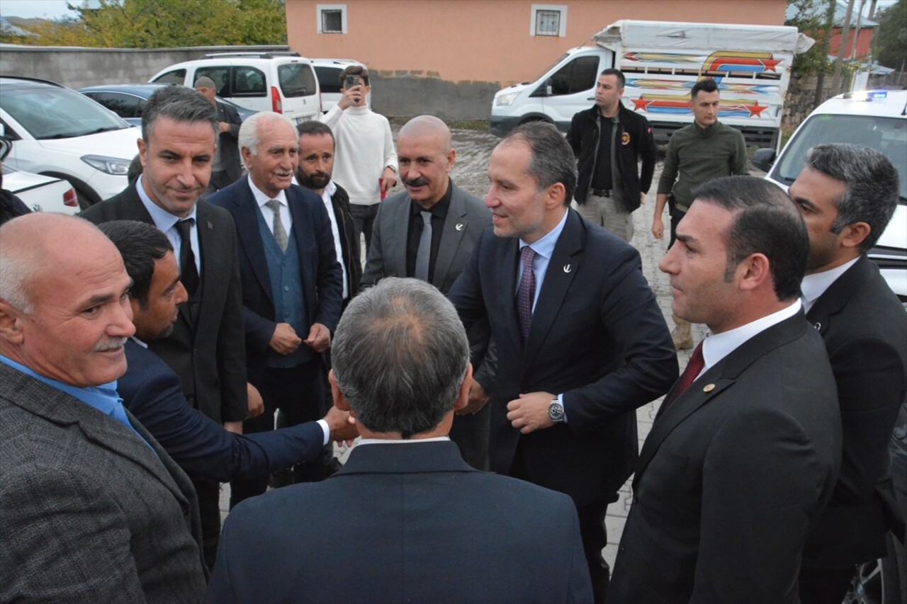 Yeniden Refah Partisi Genel Başkanı Fatih Erbakan, Bitlis'teki programları kapsamında Aydınlar...