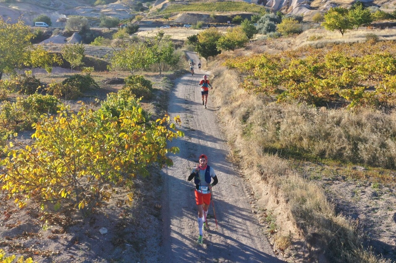 Nevşehir'de düzenlenen ve 73 ülkeden 2 bin 395 sporcunun katıldığı Salomon Kapadokya Ultra Trail...