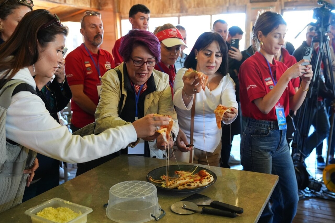 İzmir'de Türkiye Pizza Şampiyonası düzenlendi. Urla ilçesindeki etkinlik alanında gerçekleştirilen...