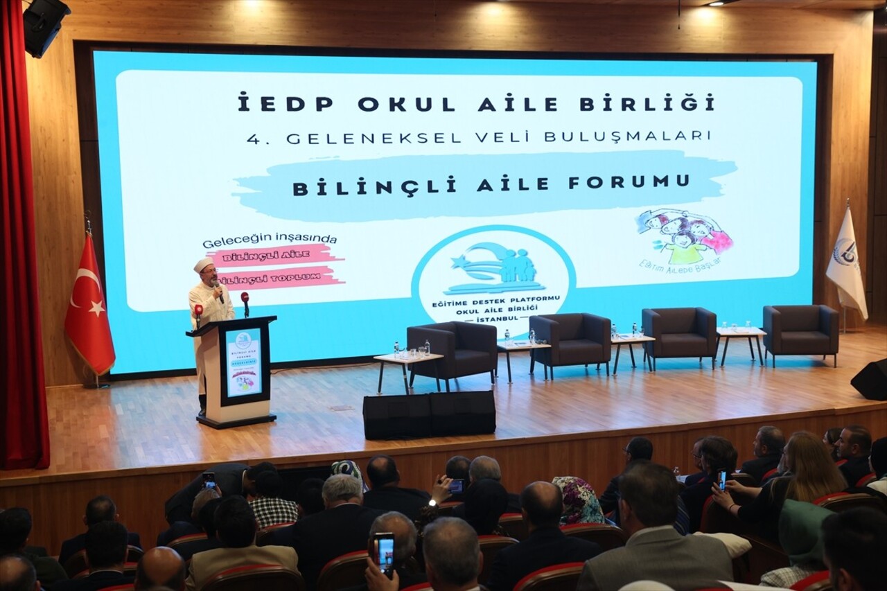 Diyanet İşleri Başkanı Ali Erbaş, Bağcılar Belediyesi Konferans Salonu'nda, Eğitime Destek...