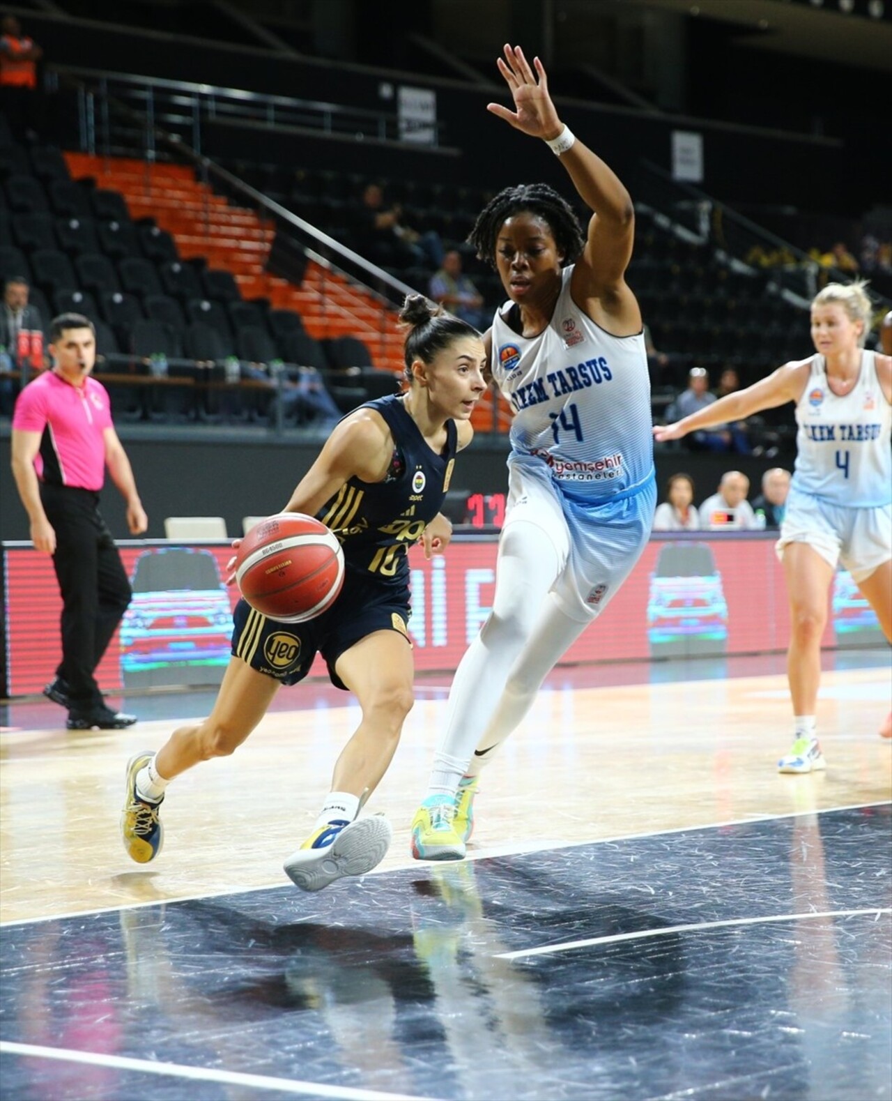 ING Kadınlar Basketbol Süper Ligi'nin 4. haftasında İlkem Yapı Tarsus Spor ile Fenerbahçe Opet...