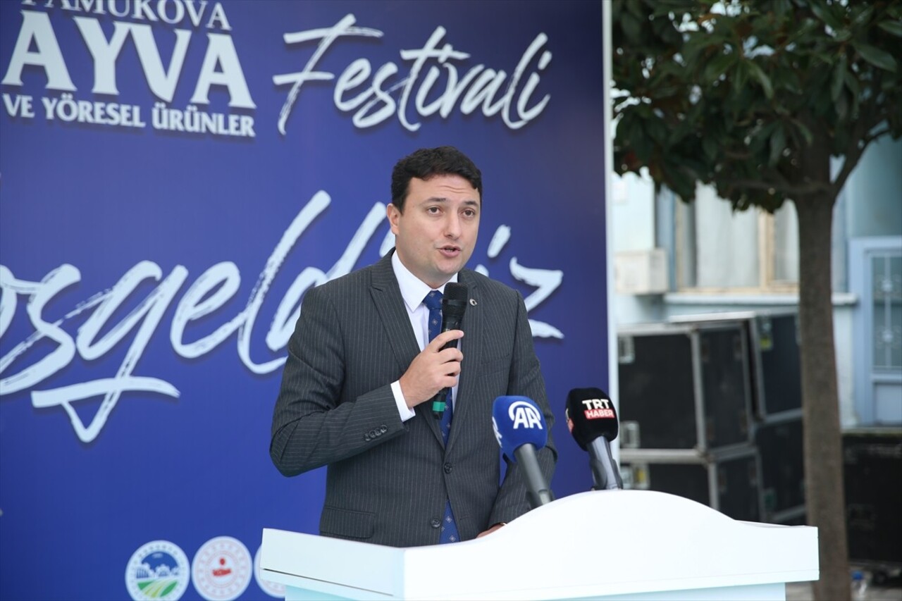 Sakarya'nın Pamukova ilçesinde 5'incisi düzenlenen "Ayva ve Yöresel Ürünler Festivali" başladı....