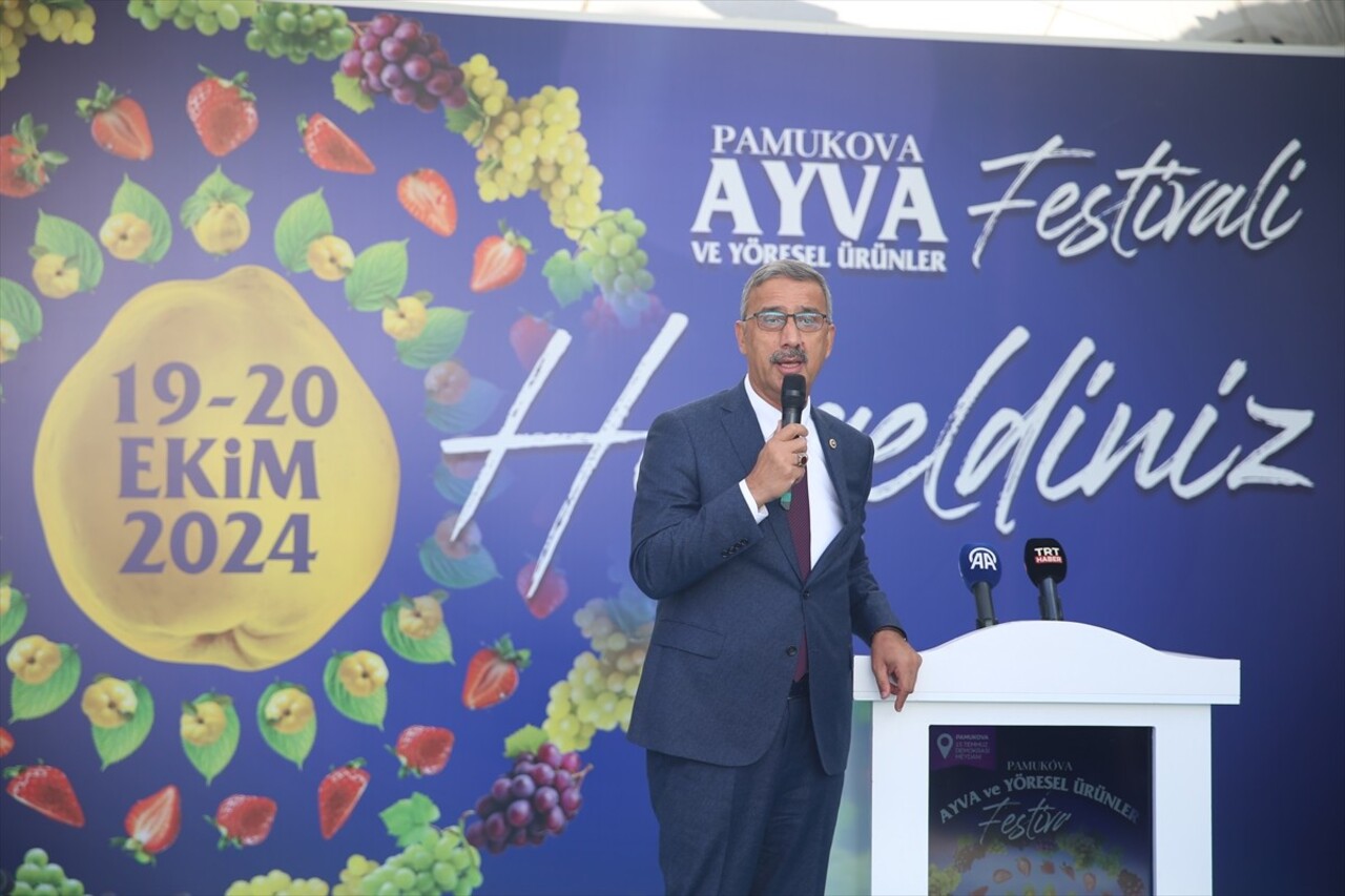 Sakarya'nın Pamukova ilçesinde 5'incisi düzenlenen "Ayva ve Yöresel Ürünler Festivali" başladı....