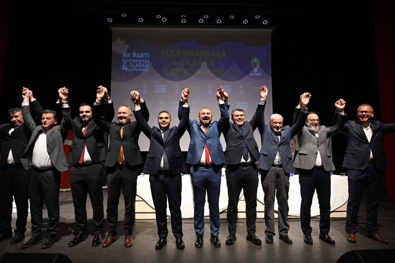 Sanayi ve Teknoloji Bakanı Mehmet Fatih Kacır, AK Parti Süleymanpaşa 4. Olağan İlçe Kongresi'ne...