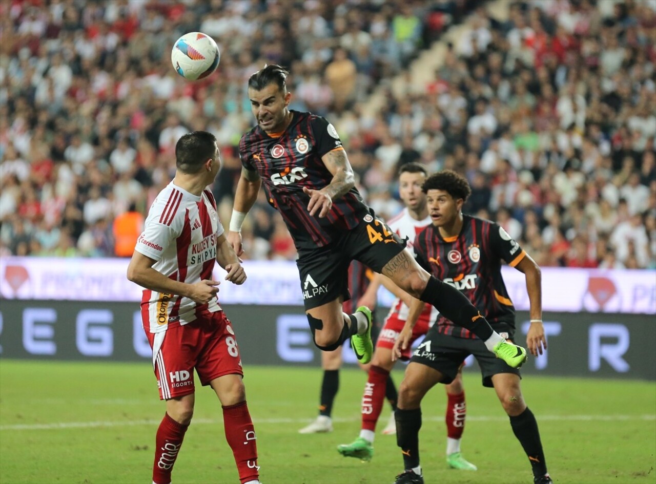 Trendyol Süper Lig'in 9. haftasında Onvo Antalyaspor ile Galatasaray, Corendon Airlines Park...