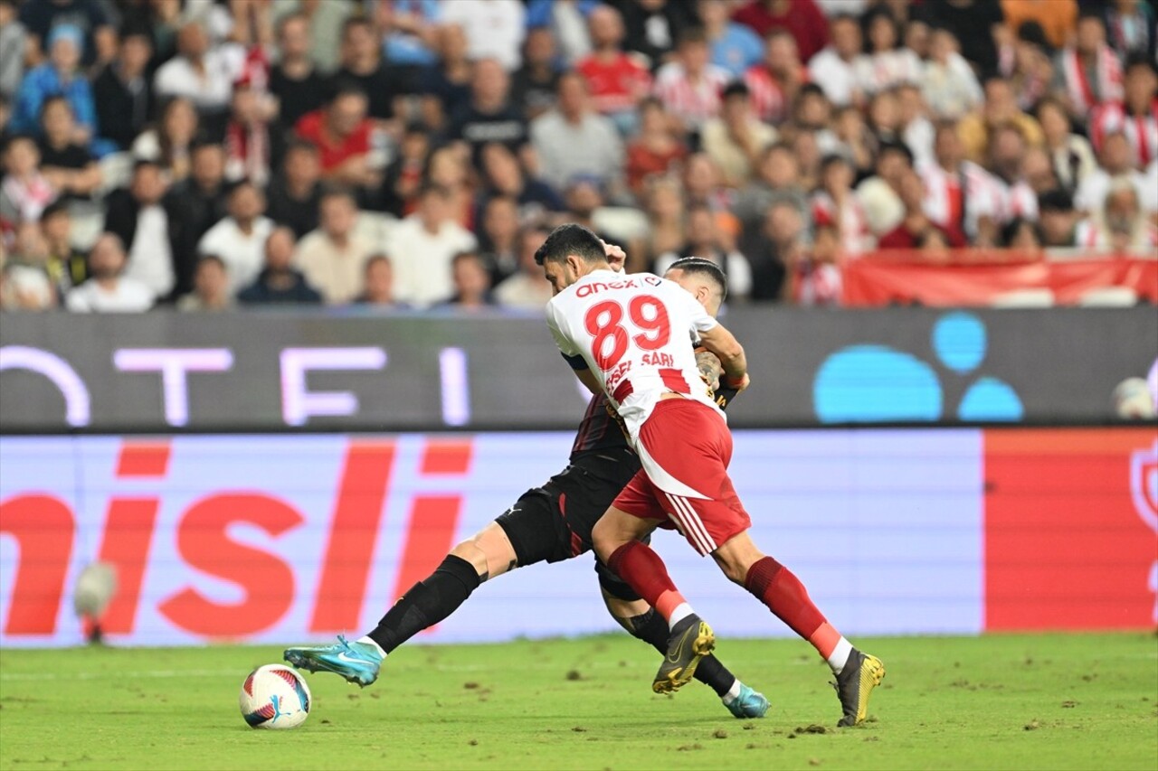 Trendyol Süper Lig'in 9. haftasında Onvo Antalyaspor ile Galatasaray, Corendon Airlines Park...