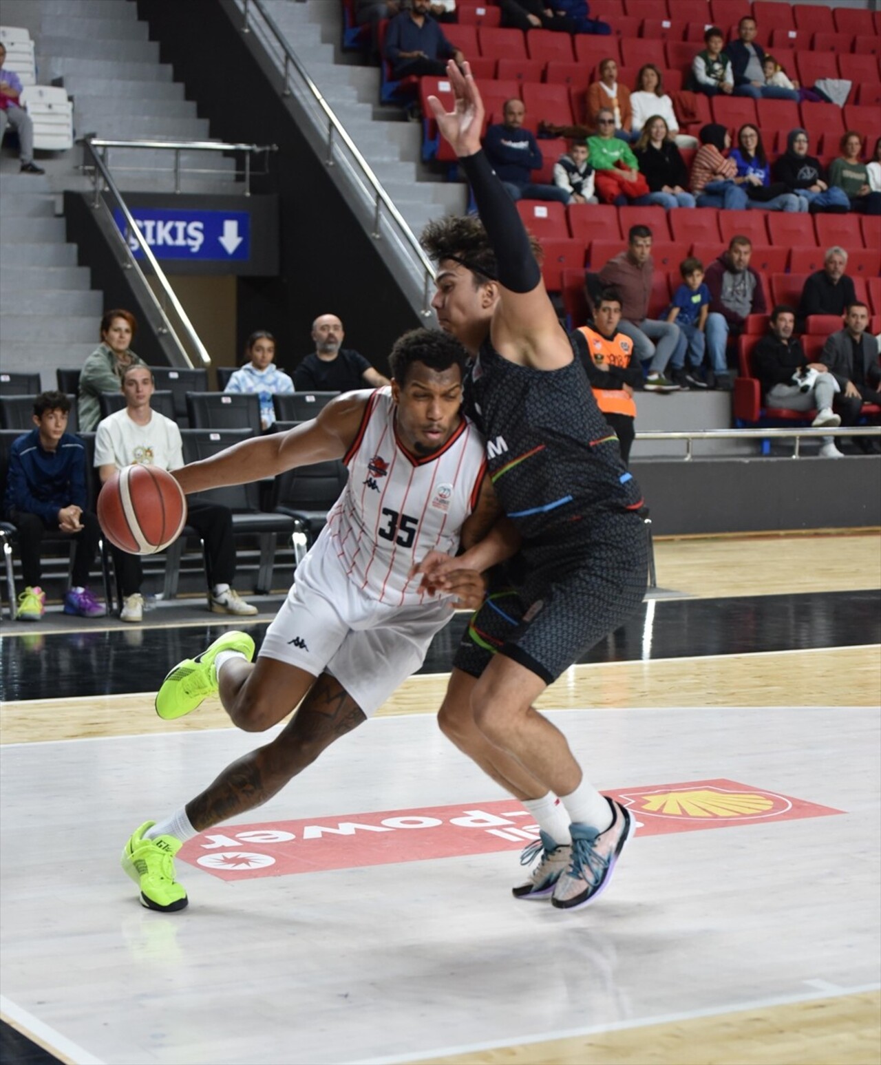 Türkiye Sigorta Basketbol Süper Ligi’nin 3. haftasında Manisa Basket ile Aliağa Petkimspor...