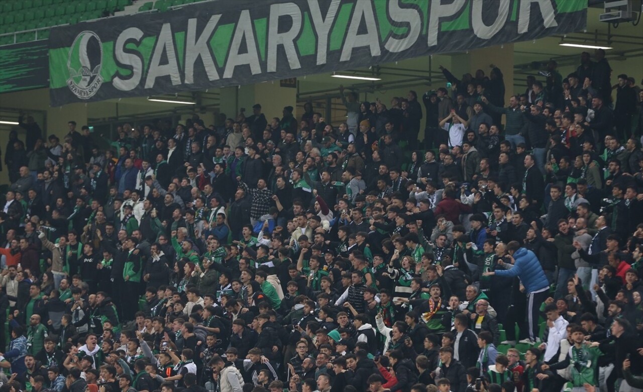 Trendyol 1. Lig'in 9. Haftasında Sakaryaspor ile Uğur Okulları İstanbulspor, Yeni Sakarya Atatürk...